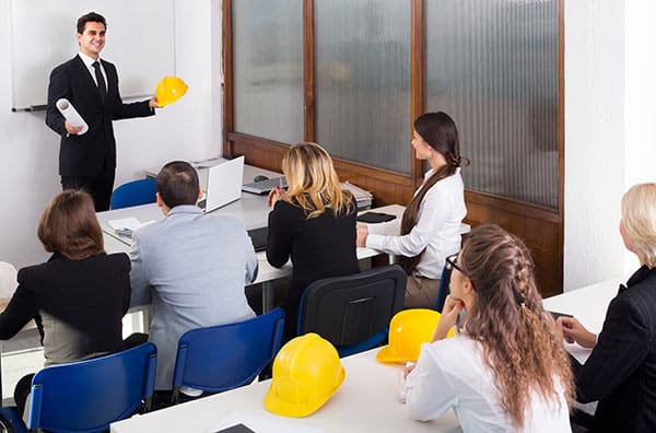 دوره‌های آموزش ایمنی و HSE